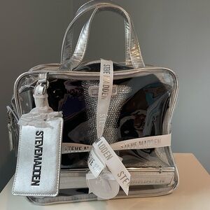 NWT STEVE MADDEN 4-piece travel / winter set